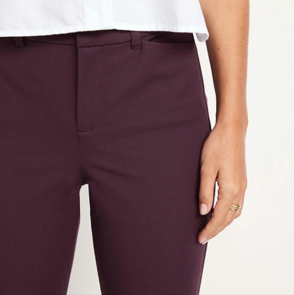126B. NWT Old Navy Women's Pixie Plum Skinny Pants - Size 8P - Picture 1 of 7